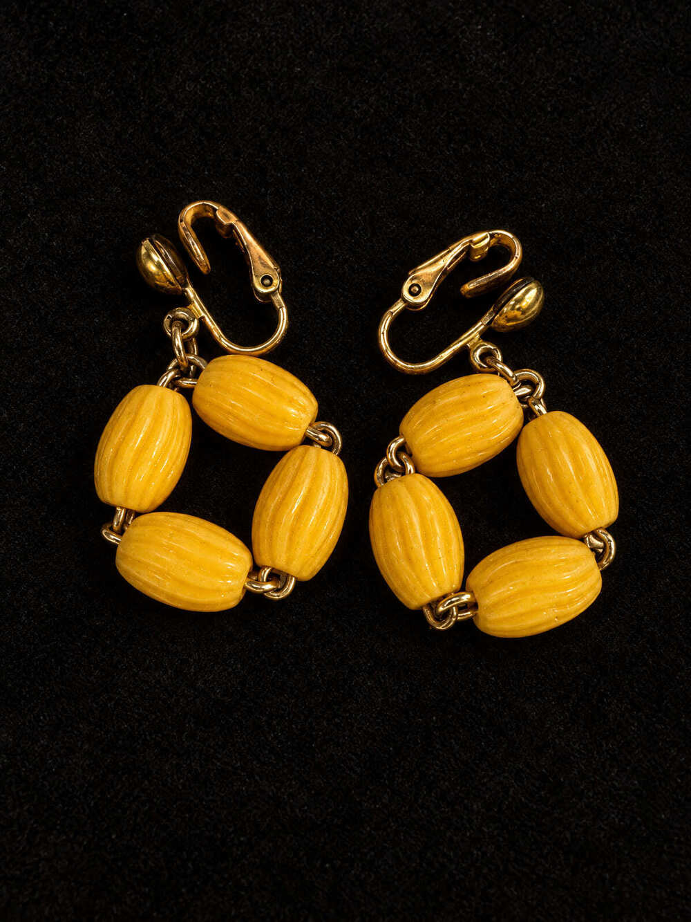 ⚜️ Clip-On Earrings | Mid-century-style | Yellow Ribbed Bead Drops 💗